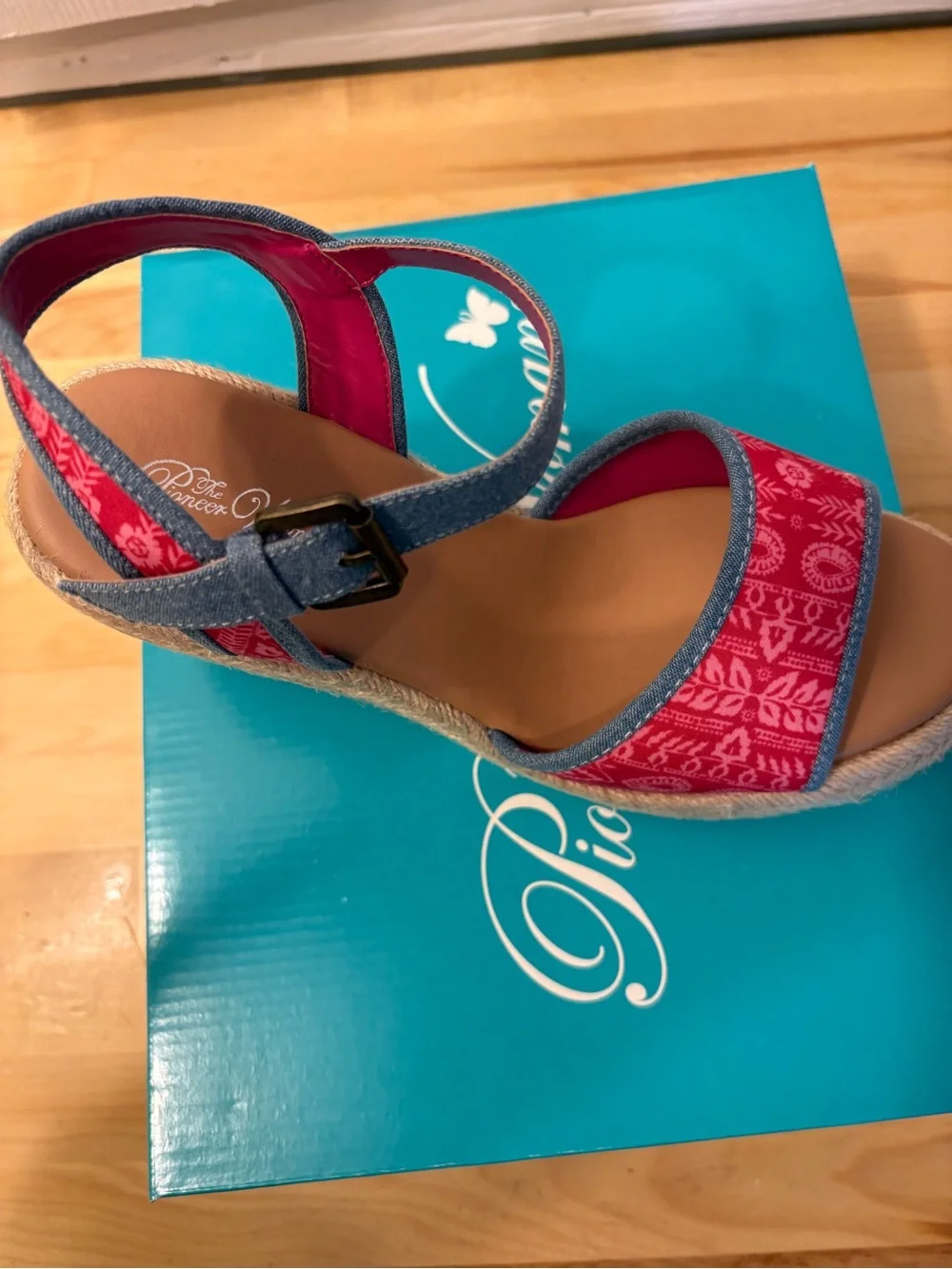 The Pioneer Woman stylish red
